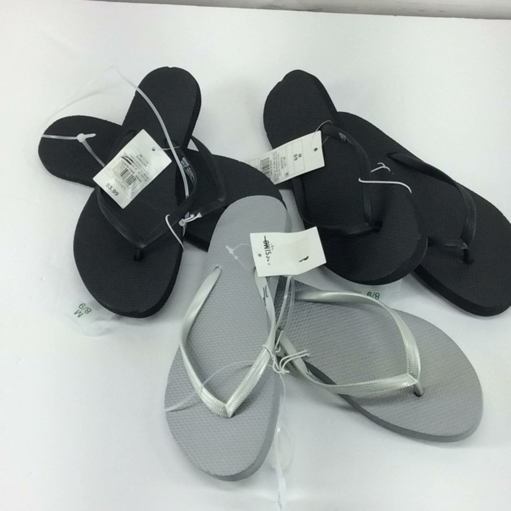 Mossimo flip flops lot of 3 size small 6/7 - Picture 2 of 6